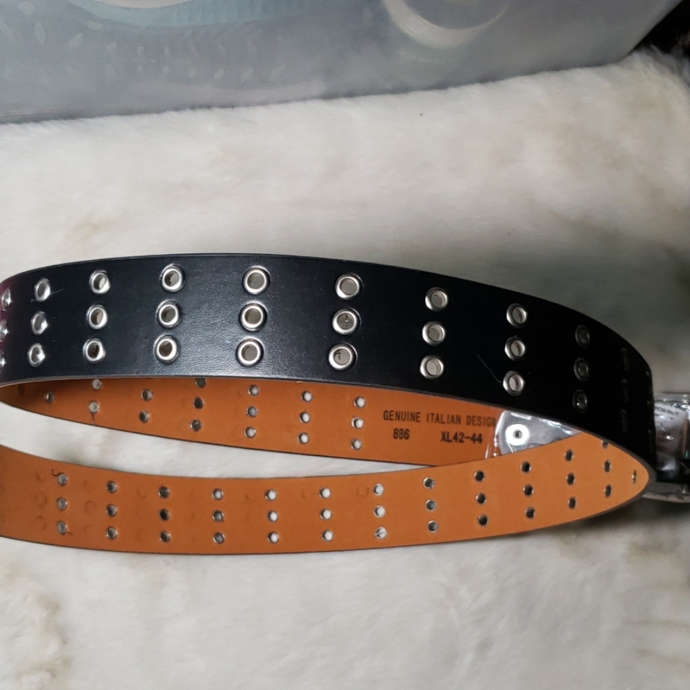 Black Tripple Grommet Cinch Belts